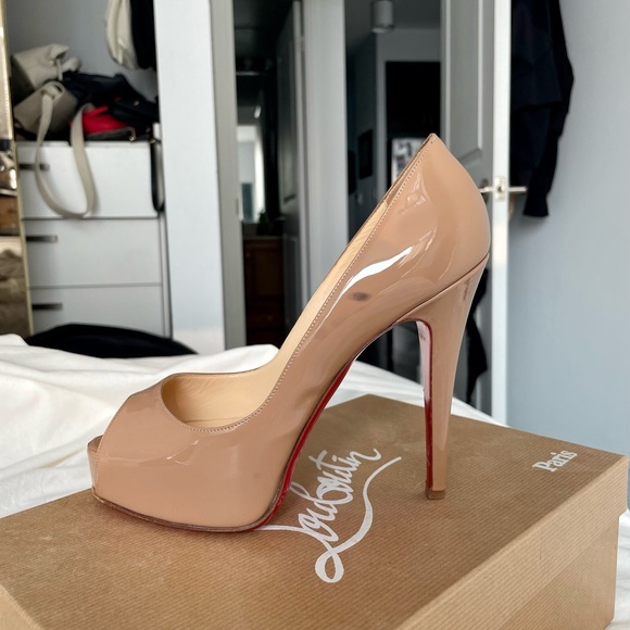 Christian Louboutin Lady Peep Nude Patent Leather - Picture 9 of 16